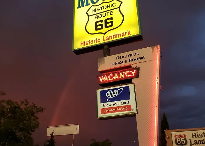 Deluxe Motel 3*