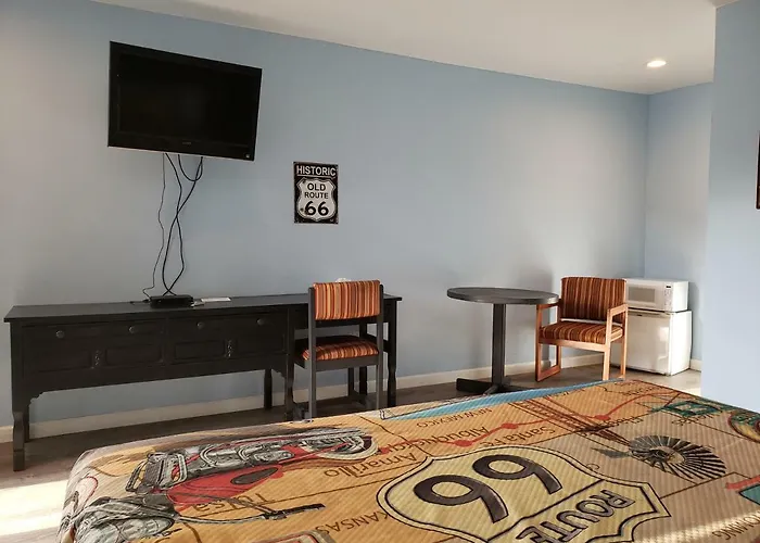 Deluxe Motel